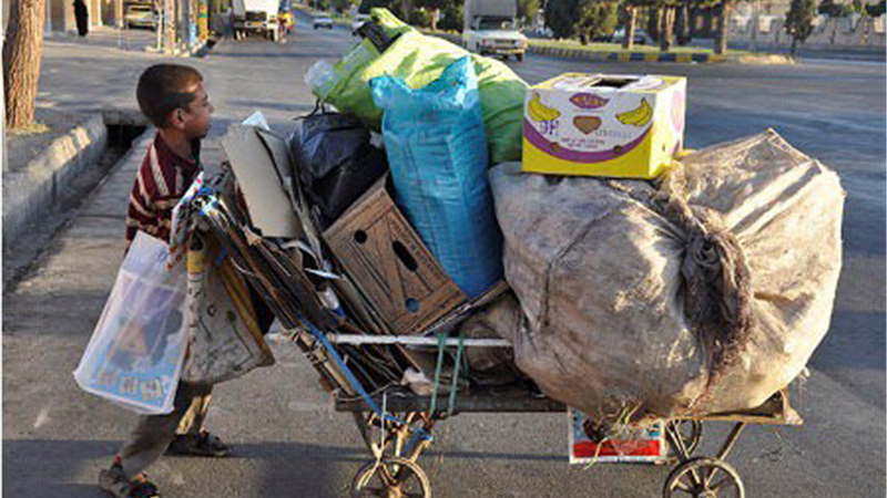 کودکان کار را از خیابان جمع کنیم زیرزمینی می‌شوند