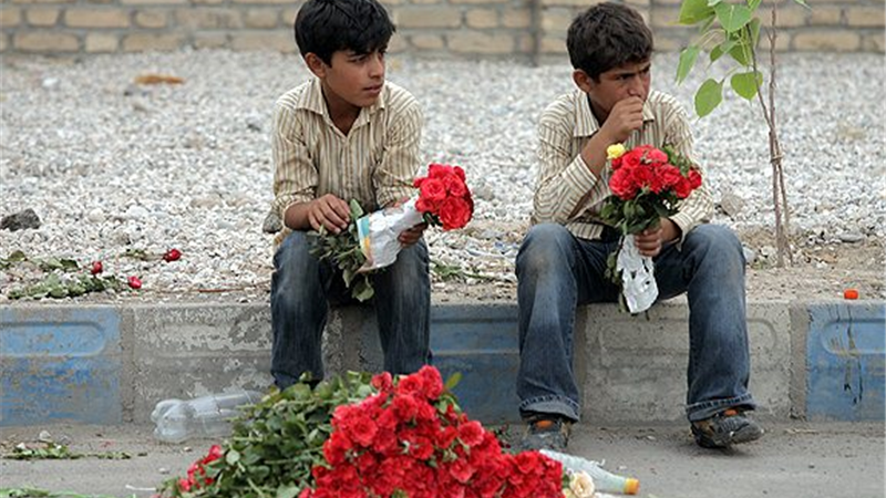 کار را از من بگیر کودکی ام را نه