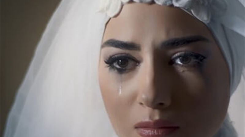 بیوگرافی کامل پردیس پور عابدینی بازیگر نقش راضیه (مانلی)  در سریال آقازاده