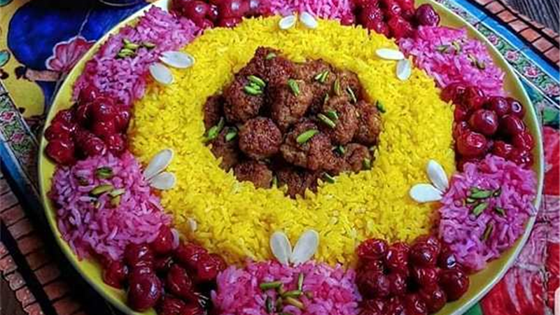 طرز تهیه آلبالوپلوی رستورانی با گوشت قلقلی