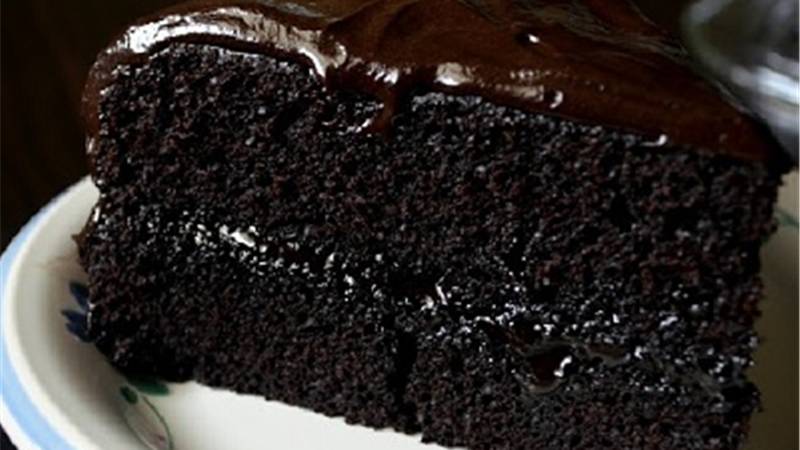 طرز تهیه کیک خیس شکلاتی بدون فر