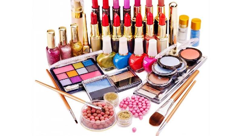 آیا استفاده از لوازم  آرایش در بارداری ممنوع است