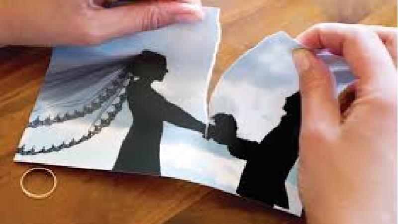 عروسم می‌گوید که پسرم به او خیانت کرده ، چه کنم؟