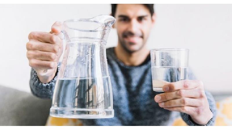 بهترین نوشیدنی برای برطرف کردن تشنگی بدن چیست