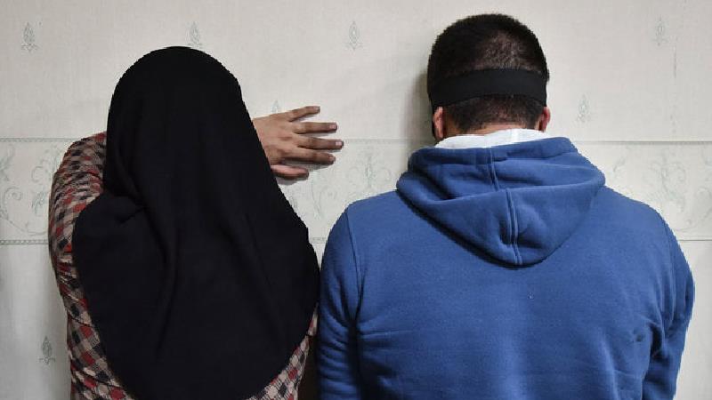 یک زن جوان، مغز متفکر باند سارقان خشن