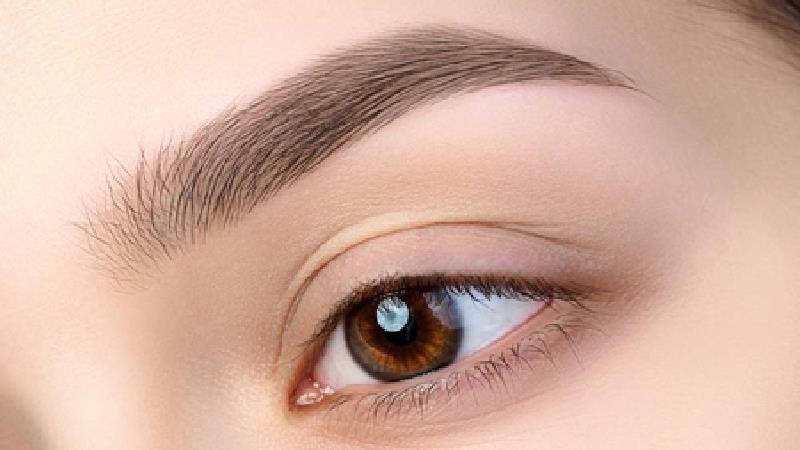 میکروبلیدینگ ابروچیست؟ چه عوارضی دارد؟ چه فوایدی دارد؟