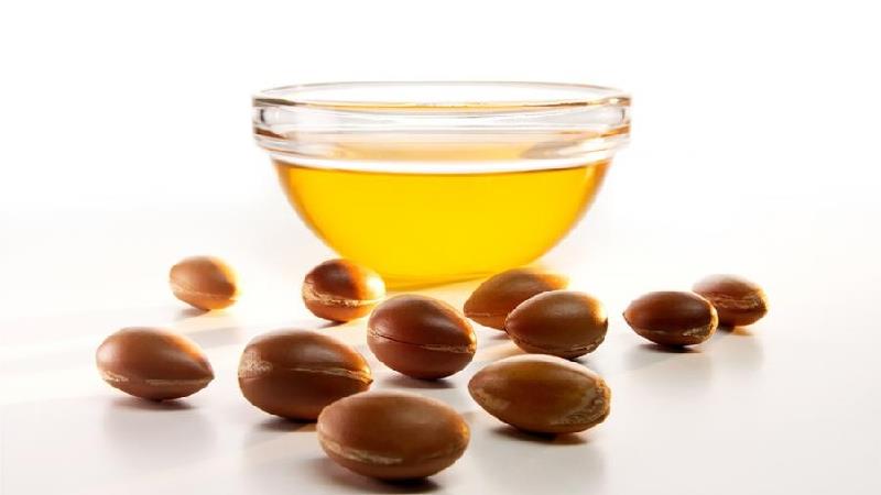 خواص معجزه گر روغن آرگان؛ از برطرف کننده چروک پوست تا رشد مو