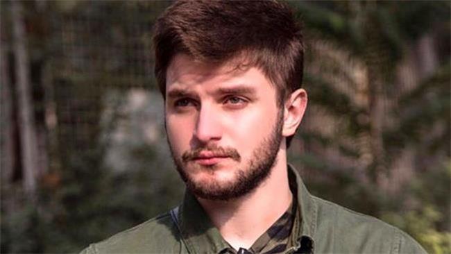 عکسی از کودکی بامزه دارا حیایی