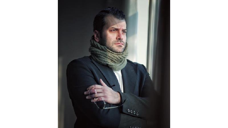 بشنوید؛آهنگ پراحساس خاطره ها با صدای روزبه حصاری