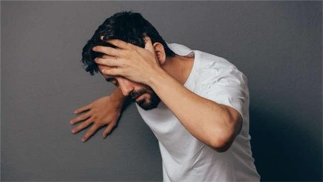 علت سرگیجه و سنگینی سر چیست و چطور درمان می شود