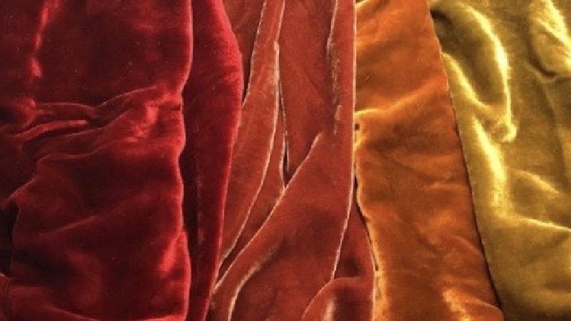 چطور لباس های مخمل شیک ست کنیم