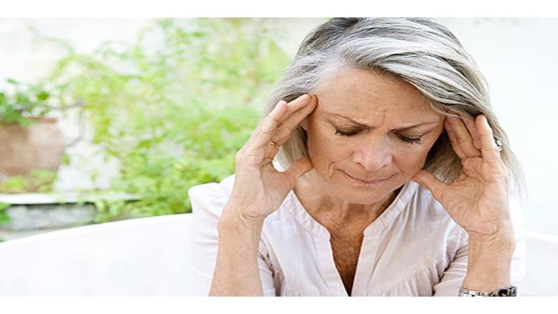 یائسگی زودرس چیست چه عوارضی دارد و چطور آن را درمان کنیم