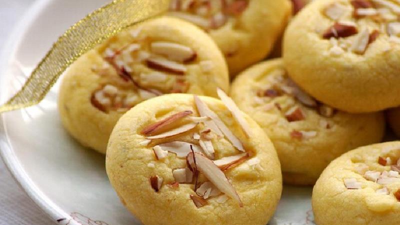 طرز تهیه  شیرینی زعفرانی بسیار خوشمزه و مجلسی  با دستور پخت شیرینی پزهای حرفه ای