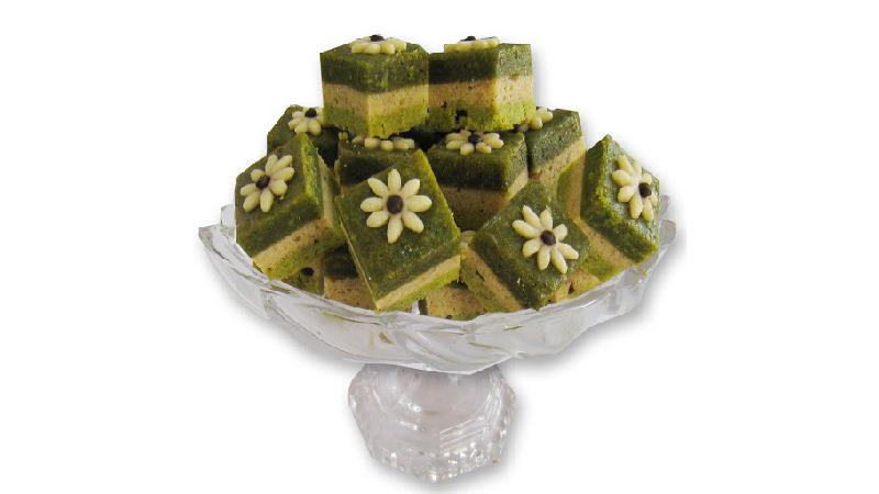 طرز تهیه شیرینی لوزپسته به سبک قنادی های یزدی