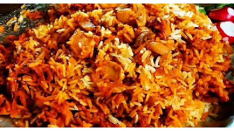 طرز تهیه لوبیا پلو با قارچ و مرغ بسیار خوشمزه و مجلسی با دستور پخت رستورانی