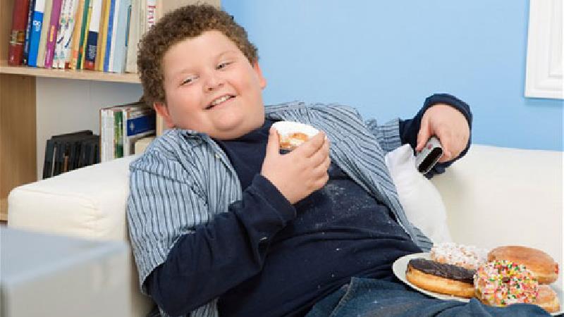 با چاقی کودک چه کنیم