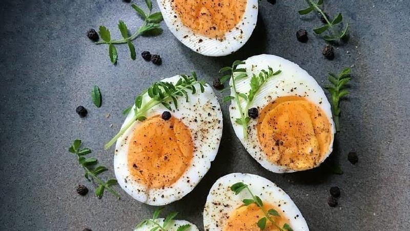 روش درست کردن تخم مرغ آب پز خوشمزه