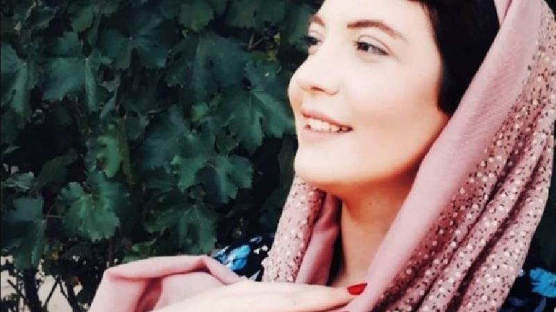 بیوگرافی کامل دینا هاشمی بازیگر نقس سوسن در  سریال احضار