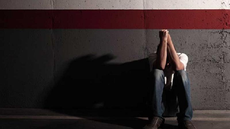 زندگی دردناک مردی که به دست نامادری شکنجه و معتاد شد