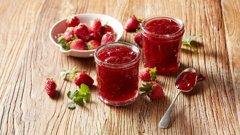 طرز تهیه مربا توت فرنگی بسیار خوشمزه و مجلسی