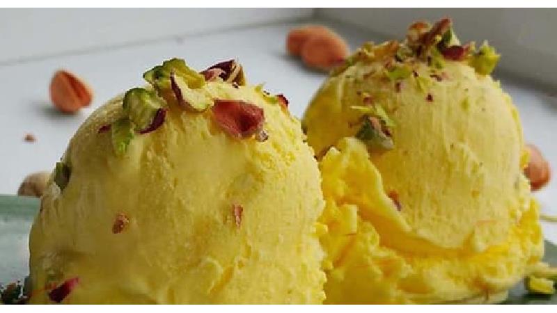 طرز تهیه بستنی زعفرانی خانگی به روش بستنی سازی ها بسیار خوشمزه و مجلسی