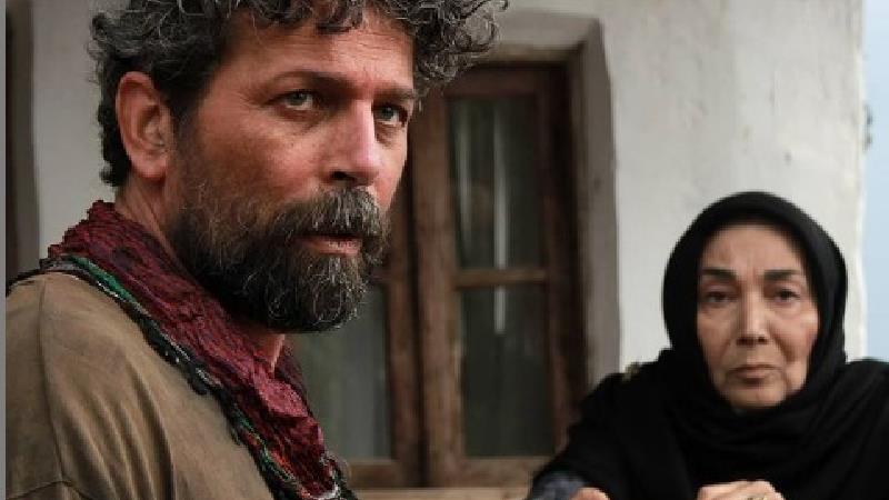 ساعت پخش و تکرار و بازیگران سریال در کنار پروانه ها