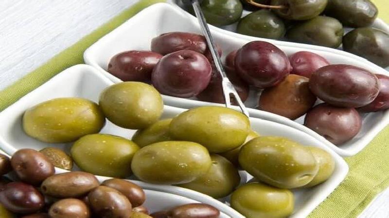 طرز تهیه زیتون شور خانگی به سبک کارخانه ها