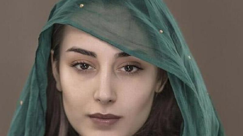 بیوگرافی کامل آزاده سیفی بازیگر نقش نورا در سریال هم سایه