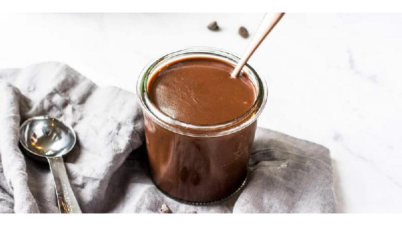 طرز تهیه سس شکلاتی با پودر کاکائو به روش کارخانه ای