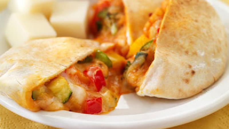 طرز تهیه نان پیتا شاورما روی اجاق گاز