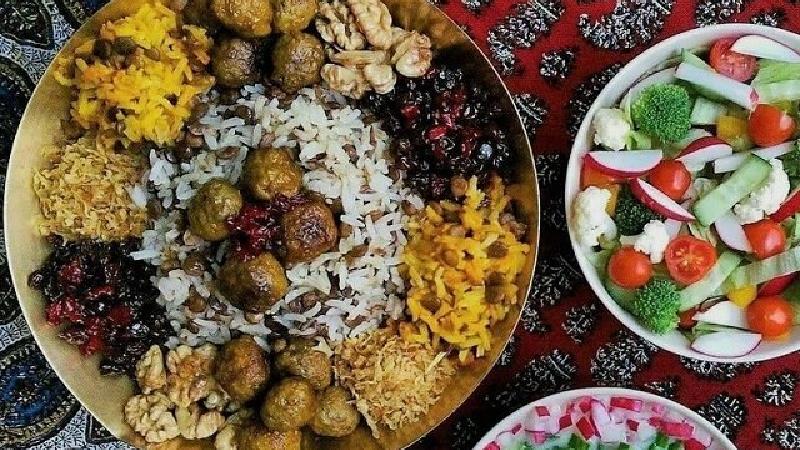 طرز تهیه عدس پلو با کشمش و پیاز داغ