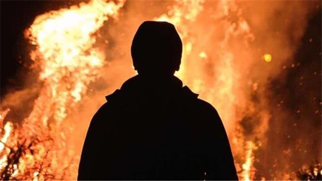 دختر نوجوان از دست دعواهای پدر و مادرش به پلیس پناه برد