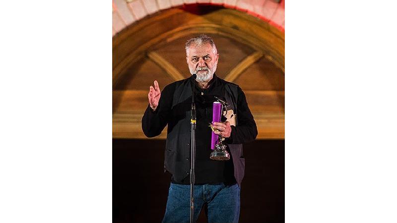 بیوگرافی کامل ایرج رامین فر طراح صحنه و لباس سریال ولایت عشق