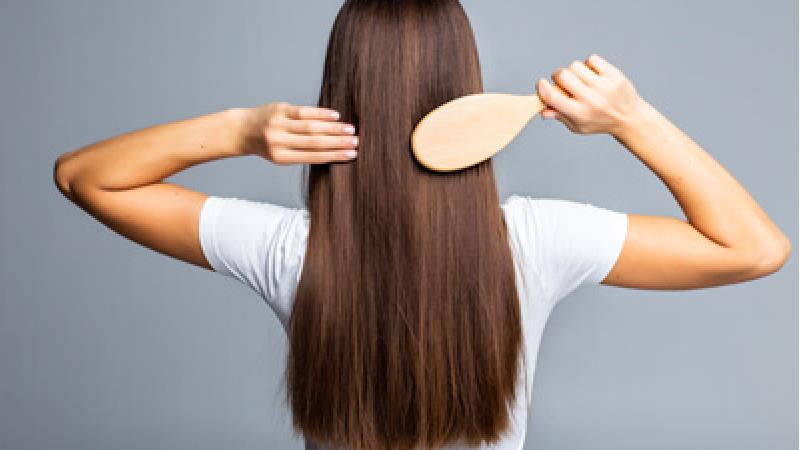 کاهش‌ استرس با شنیدن صدای برس‌زدن مو!