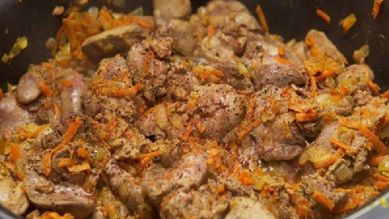 خوراک جگر و هویج خوشمزه و مقوی
