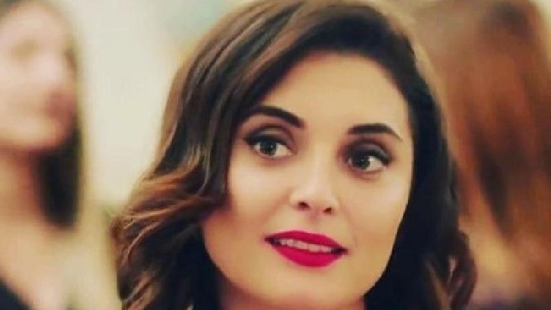 بیوگرافی آسلیهان گوربوز  بازیگر نقش جیلان  در سریال آپارتمان بی گناهان