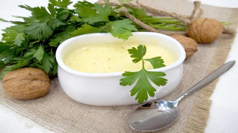 طرز تهیه سس بشامل به سبک کارخانه