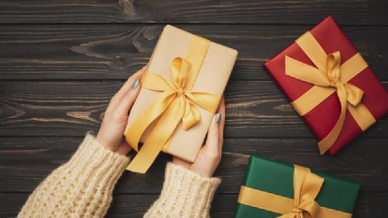 گلایه عروس از کم عیدی دادن مادر شوهر