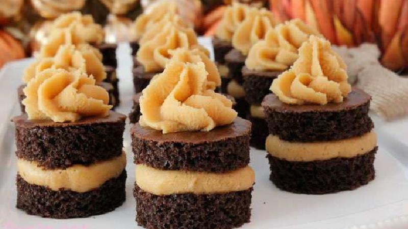 طرز تهیه کیک کره بادام زمینی با دستور نواب