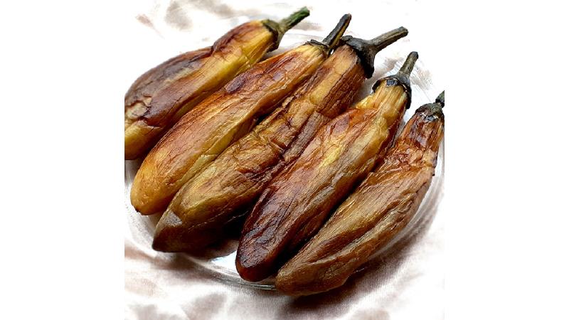 روش آسان و راحت برای پوست کندن بادمجان کبابی