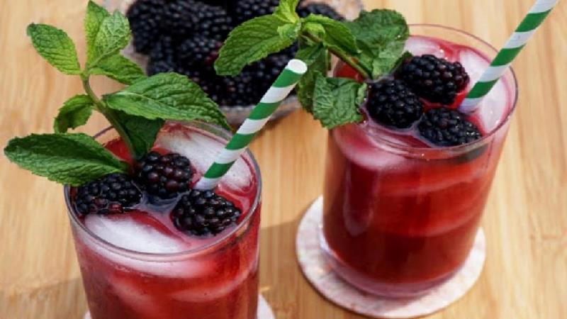 طرز تهیه شربت شاه توت خیلی خوشمزه و مجلسی