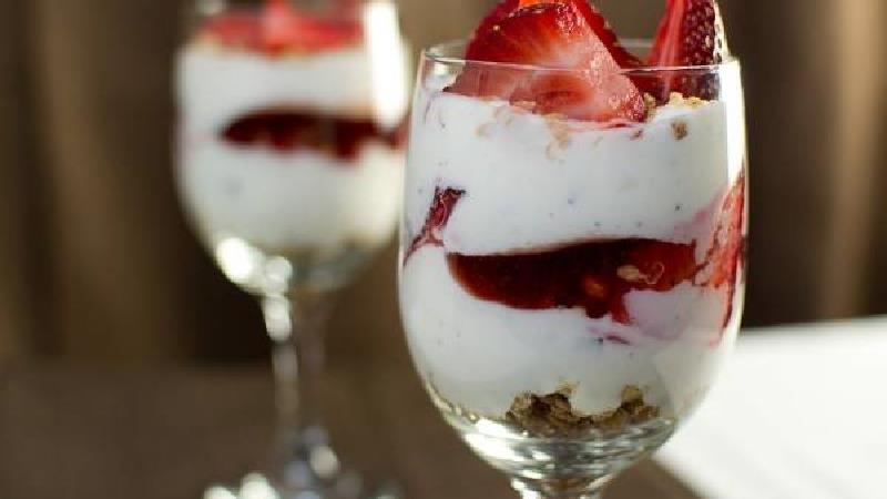 طرز تهیه پارفیت توت فرنگی، مجلسی خوشمزه