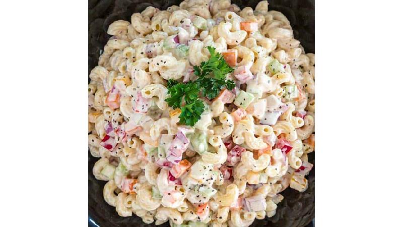 طرز تهیه سالاد ماکارونی به سبک رستوران‌ها