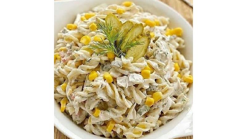 طرز تهیه سالاد ماکارونی با مرغ خیلی خوشمزه و مجلسی