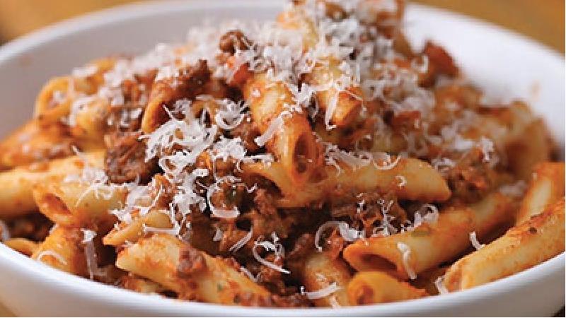 طرز تهیه پاستا رژیمی  با سس بلونز