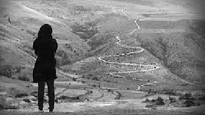 مرد شکاک همسر ودخترش را درکامیون نگه می داشت