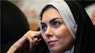 عکس دیده نشده ای از آزاده نامداری و خواهرش