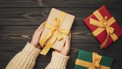 گلایه عروس از کم عیدی دادن مادر شوهر