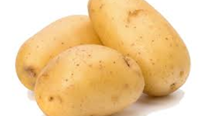 آب سیب زمینی برای درمان ریزش مو