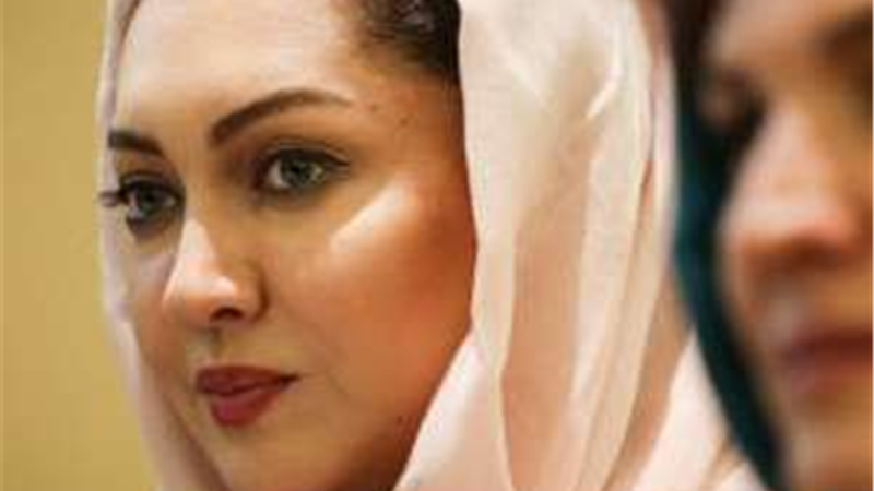 علت ازدواج نکردن نیکی کریمی